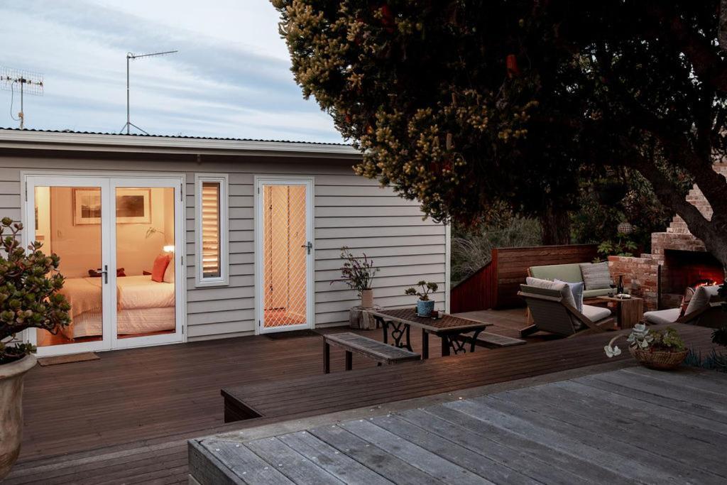 Driftwood Rest Sleeps 4 Holiday home Binalong Bay